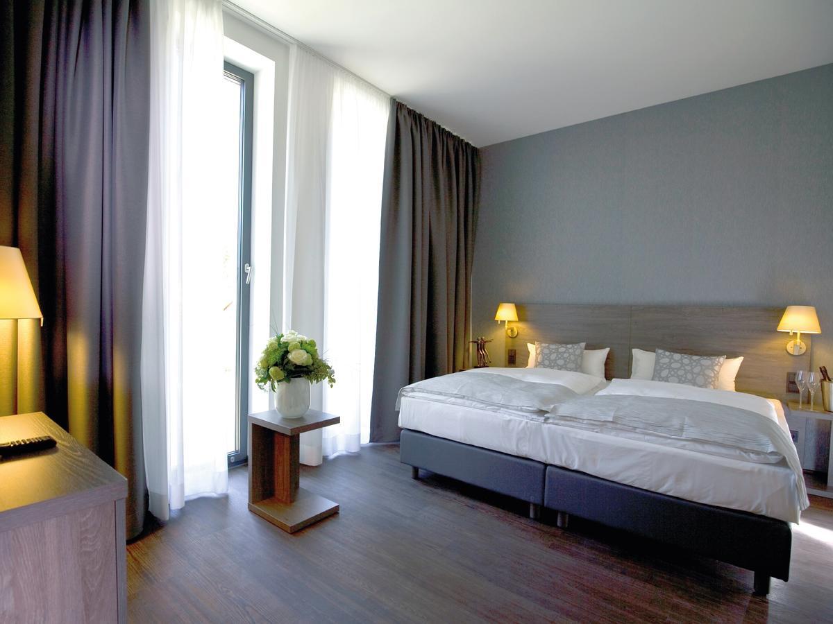 Hotel Eislinger Tor Eislingen Buitenkant foto