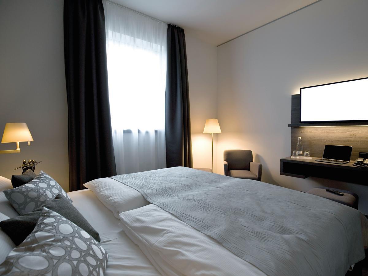 Hotel Eislinger Tor Eislingen Buitenkant foto